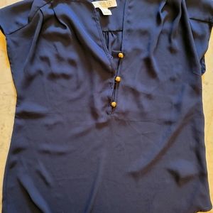 Great shirt for work or casual wear